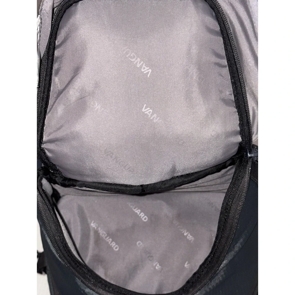 Vanguard Adaptor 45 Sling Backpack Camera Bag Pro DSLR 3-4 Lenses Flash Tripod